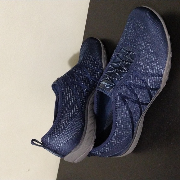 Skechers 8.5 Breathe Easy Made Ya Look Sneakers in Navy Relaxed Fit Air … - Picture 2 of 6